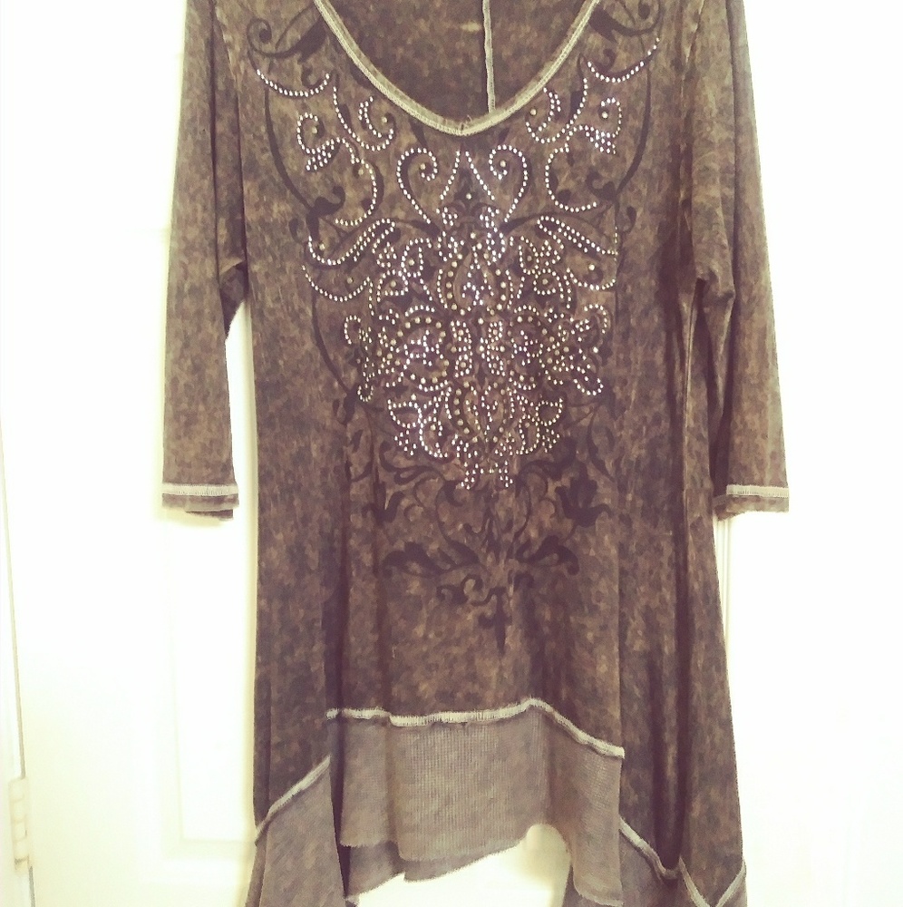 Liberty Wear Long Sleeved Detailed Flair Shirt.